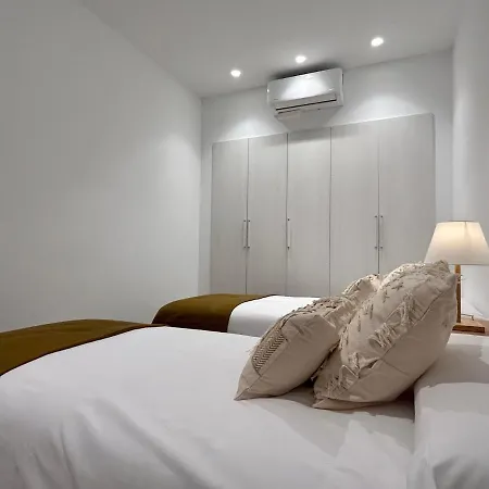 On La Concha - Iru San Sebastián