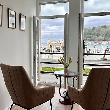 On La Concha - Iru * San Sebastián