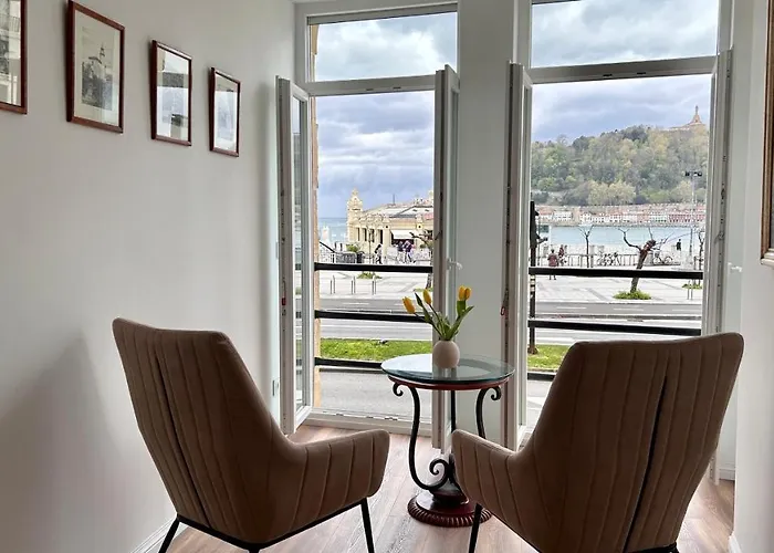 On La Concha - Iru * San Sebastián