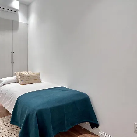 On La Concha - Iru Сан-Себастьян