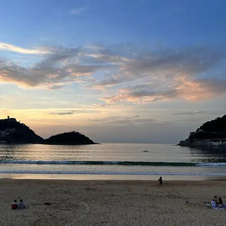 On La Concha - Iru Сан-Себастьян