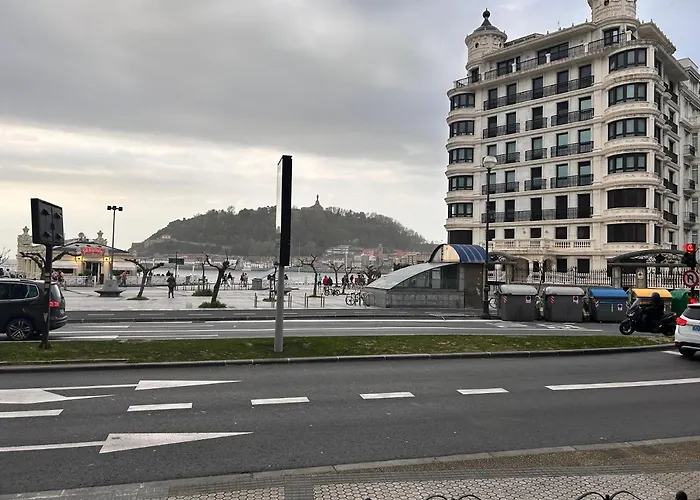 On La Concha - Iru *