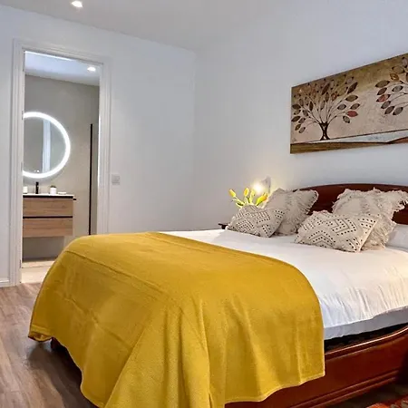 On La Concha - Iru San Sebastián